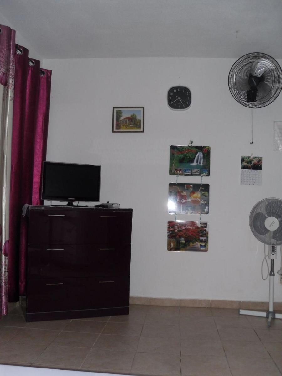 Du Cote De Sainte-Anne Apartment Ngoại thất bức ảnh